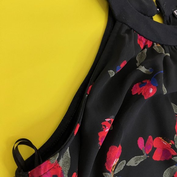 Express Floral Dressy Halter top, Black and red, Size XS - Picture 3 of 8